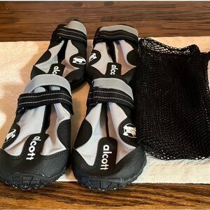 Alcott Thrill Sniffer Dog Boots Size L Like New, My Dog Is Too Big For Them